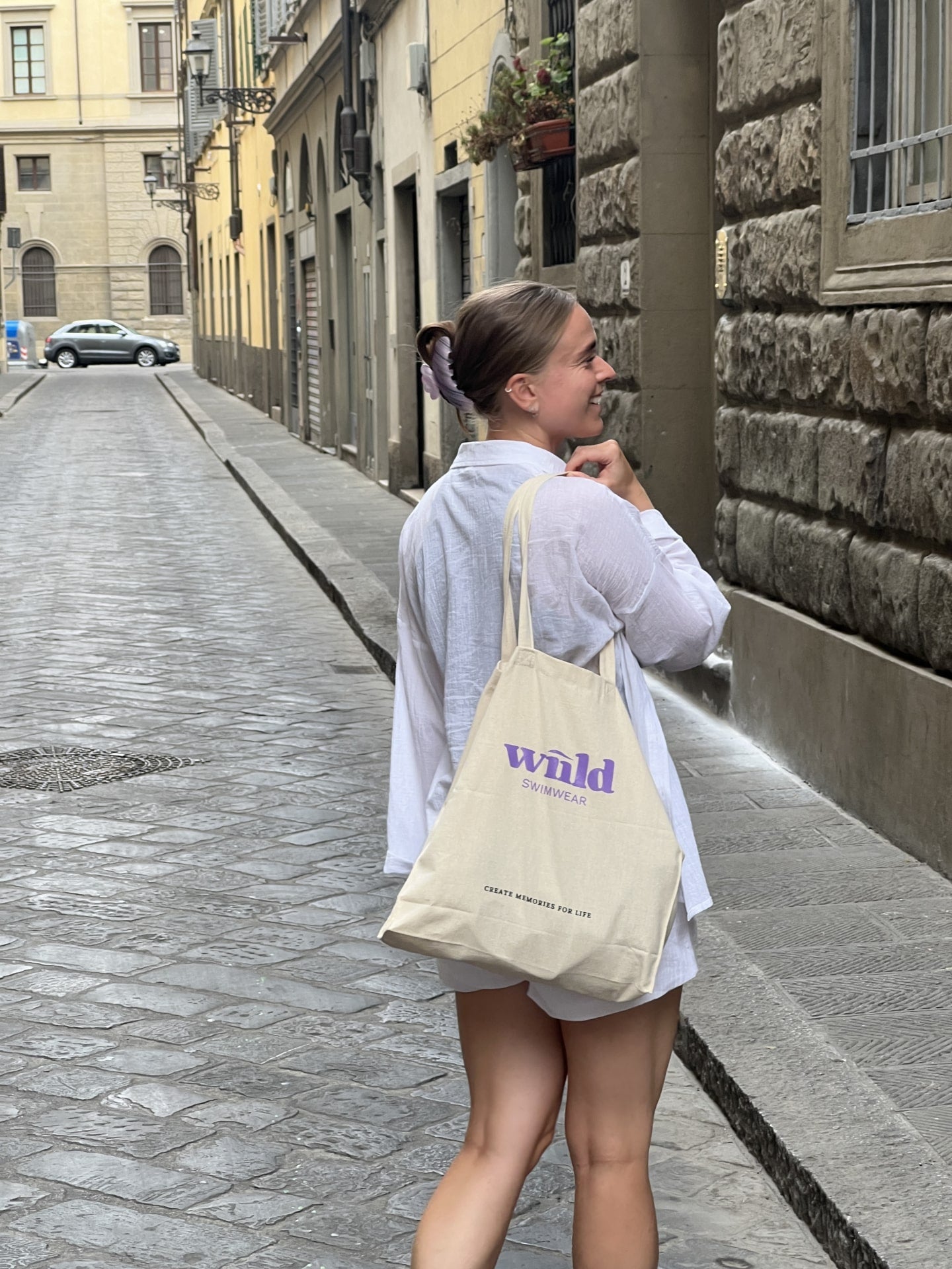 Stor beige totebag til rejser og shopping